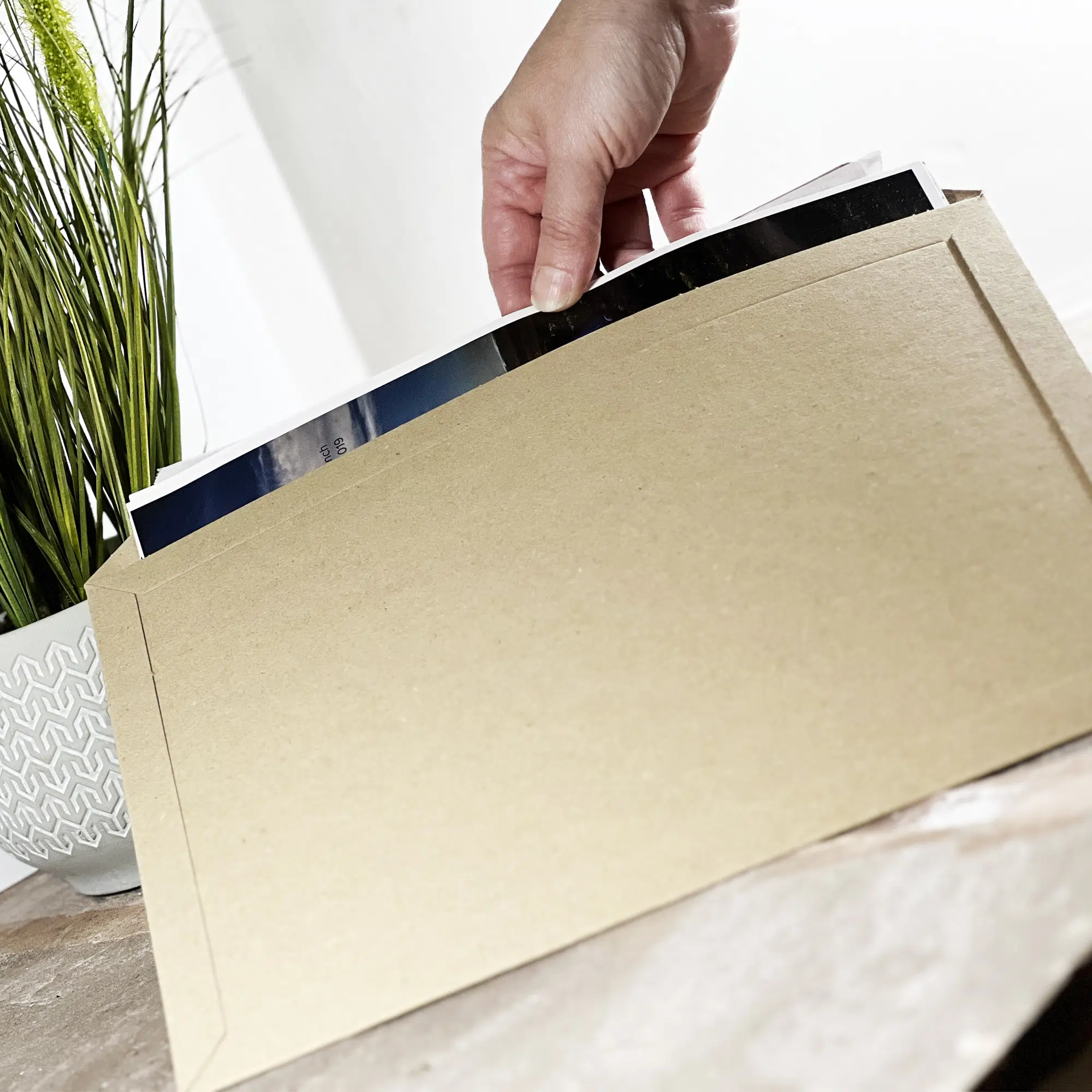 278mm x 400mm Recycled Manilla Solid Board Mailers 2 solid-board-mailers-magazine